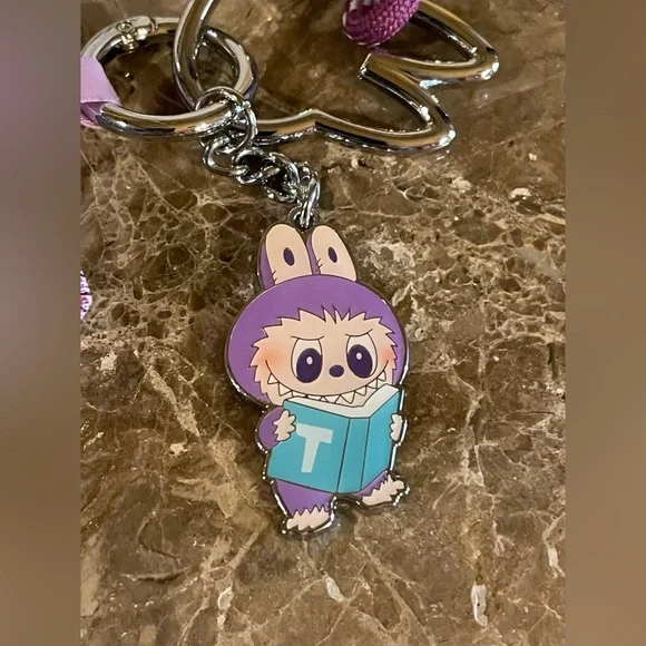 POP MART T Letter Labubu PIN FOR LOVE THE MONSTERS Letter Pendant Confirmed Box - Picture 3 of 14